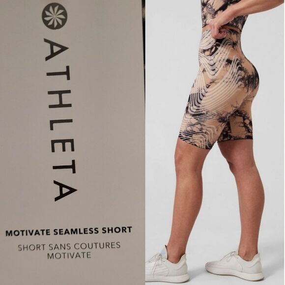 $79 ATHLETA NEW CHAFE FREE SEAMLESS TAN BLACK MOTIVATE BIKE SHORTS M MEDIUM NWT - Picture 1 of 6
